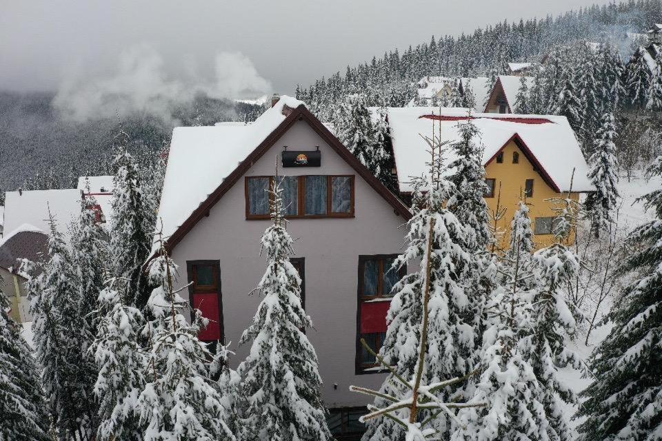 Altitude Guest House Ranca Bagian luar foto