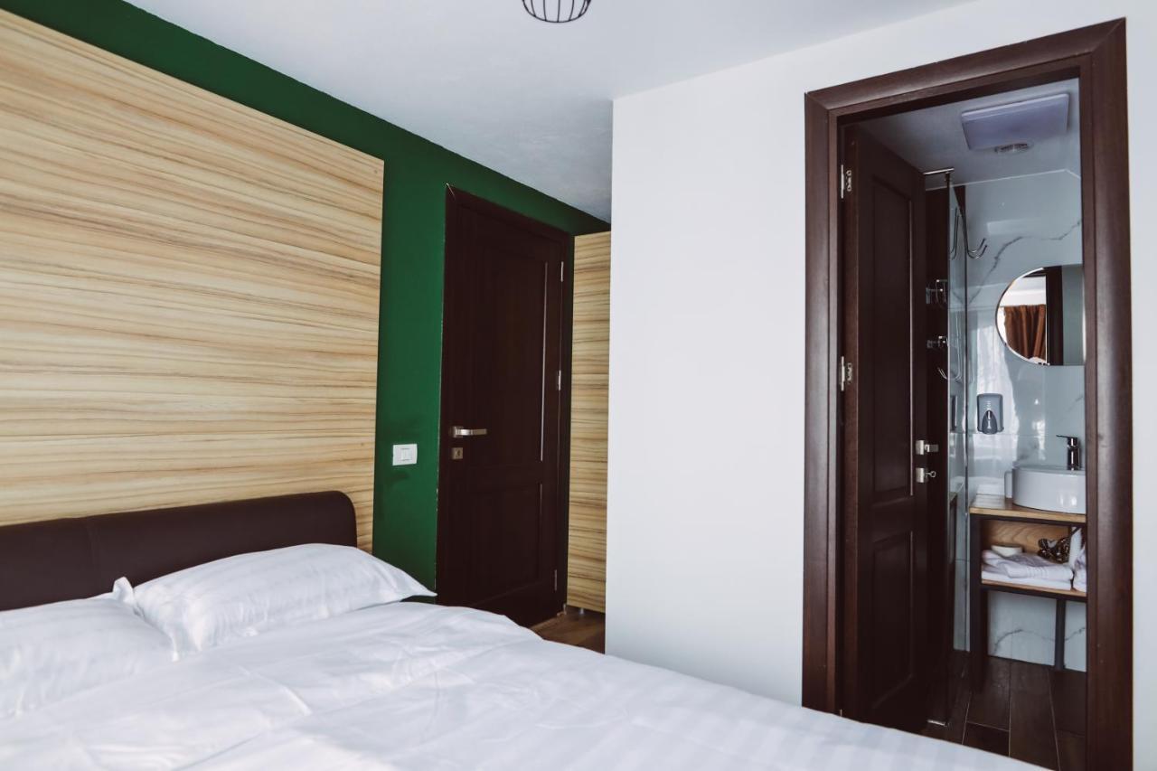 Altitude Guest House Ranca Bagian luar foto